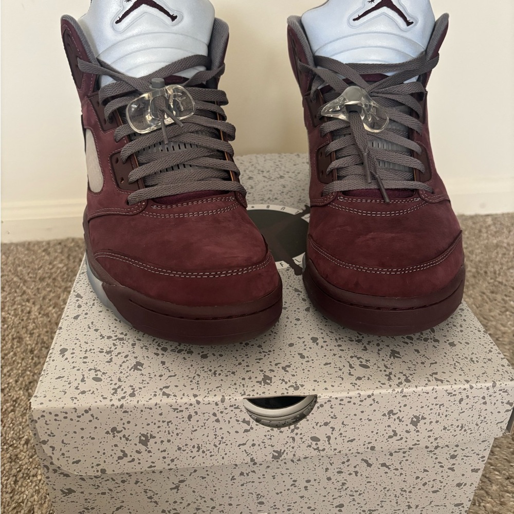 Jordan Men's Burgundy Sneakers